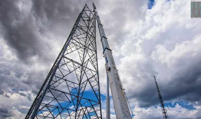 Nelle campagne di Bari un'antenna di metallo che tocca le nuvole: sar alta 120 metri  